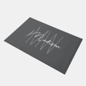Paillasson Monogramme Moderne Nom Script Gris (Incliné)