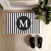Paillasson Monogramme Sur Bandes Noires Et Blanches