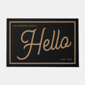 Paillasson Nom de famille moderne Hello Black Gold Script (Devant)