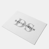 Paillasson Nom et monogramme modernes | Blanc noir et gris (Incliné)