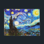 Paillasson Nuit étoilée (F612) Van Gogh Art<br><div class="desc">Starry Night, le tableau le plus célèbre du maître postimpressionniste néerlandais Vincent van Gogh. Un cyprès solitaire, un village endormi et un ciel qui tourbillonne d'étoiles.</div>
