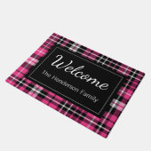 Paillasson Pink Plaid Welcome Monogramme Nom de famille (Incliné)