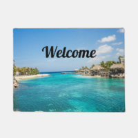 Plage Tropicale Pittoresque avec Huttes de Chaume