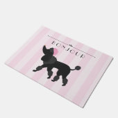 Paillasson Rayure rose chic de Paris avec le caniche français (Incliné)