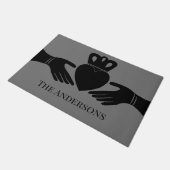 Paillasson Ring irlandais Claddagh Ring Graphic en noir Perso (Incliné)