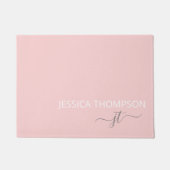 Paillasson Rose clair moderne Simple Script Monogramme Nom (Devant)