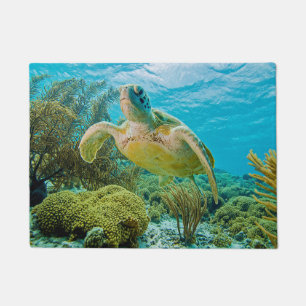 Paillasson Une tortue verte sur les récifs peu profonds de