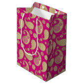 Paisley-patroon, Soft Gold op Deep Fuchsia Pink Medium Cadeauzakje (Achterkant Gekanteld)