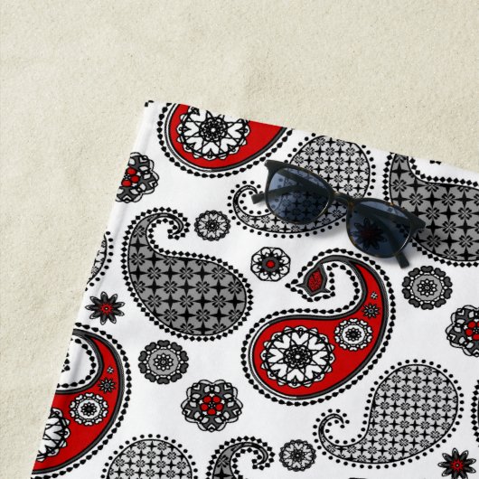 Paisley Pattern, Black, White en Red Strandlaken (In situ)