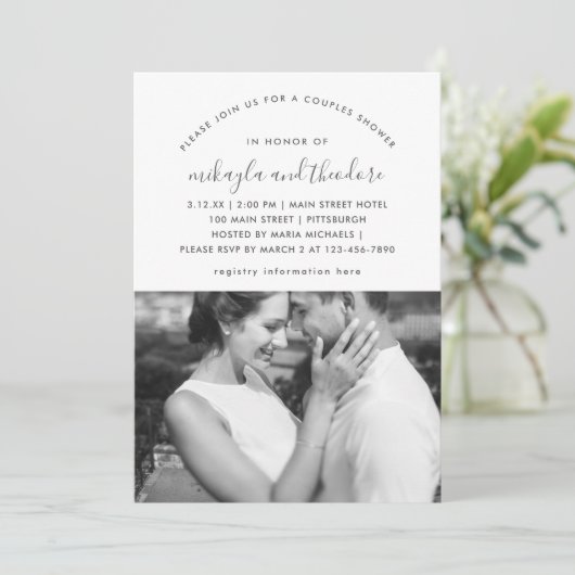 Pale Peach Couples Douche Photo Invitation (Debout devant)