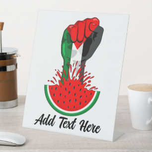 Palestijnse verzetsstrijders steken de kop op in W Reclamebord Met Voetstuk