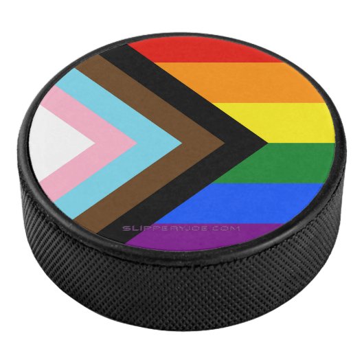 Palet De Hockey Drapeau de fierté Progress Pride de SlipperyJoe's (3/4/2016 12:00:00 AM)