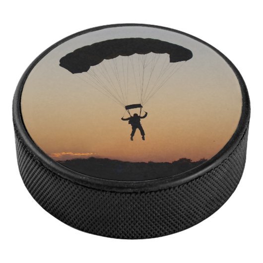 Palet De Hockey Parachute de Skydiver au coucher du soleil (3/4/2016 12:00:00 AM)