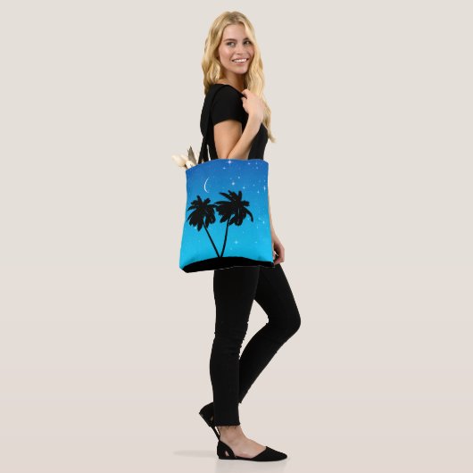 Palm Tree Silhouette, Evening Blue met sterren Draagtas (Op model)