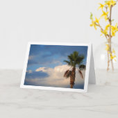 Palmbomen in Cloudy Sky Portrait Kaart (Gele Bloem)