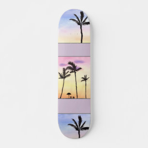 Palmbomen met zonnestralen in pastel skateboard