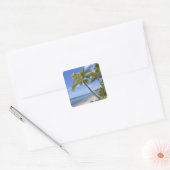 Palmbomen op het strand in Hawaii. Vierkante Sticker (Envelop)