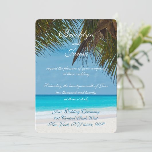 palmbomen op strandbruiloft kaart (Staand voorkant)