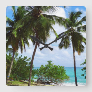 Palmbomen op tropische zeeslakklok vierkante klok