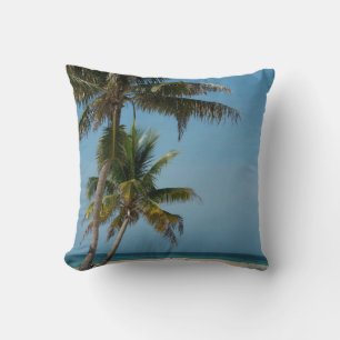Palmboom en wit zandstrand kussen