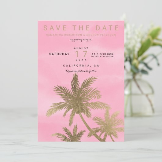 Palmiers dorés modernes rose chic save the date (Debout devant)