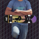Palmiers violet noir Motif Skateboard<br><div class="desc">Skateboard avec palmiers</div>
