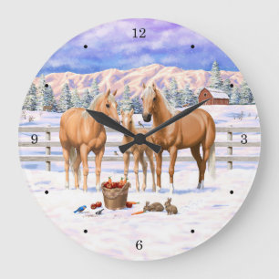 Palomino-kwartsoorten in wintersneeuw grote klok