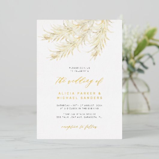 Pampas gras tropische bruiloft goud echt folie uitnodiging (Staand Voorkant)