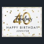 Pancarte Fabulous 40 Birthday Modern 40th Gold Chic Party<br><div class="desc">Célébrez cette fabuleuse fête du 40e anniversaire avec une enseigne élégante et moderne dans le jardin de célébration,  qui présente votre nom,  entouré d'un design Fab 40 chic et de points dorés. Parfait comme décor de fête ou signe de bienvenue branché.</div>