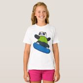 Panda als Snowboarder met Snowboard T-shirt (Voorkant volledig)