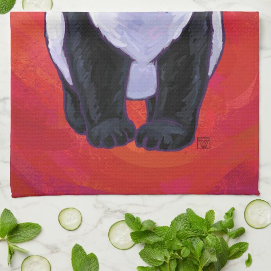 Panda-Beer in Santa Hat op rood Theedoek (Gevouwen)