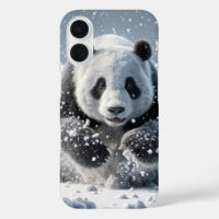 Panda Beer loopt in de sneeuw