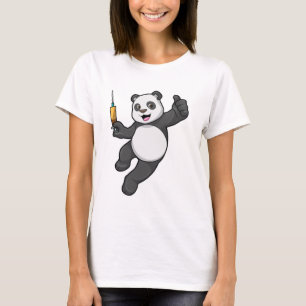 Panda bij vaccinatie met spuit t-shirt