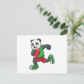 Panda bij voetbal met uitrusting briefkaart (Staand voorkant)