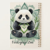 Panda Chubby assis dans une pose de lotus Zen (Dos)