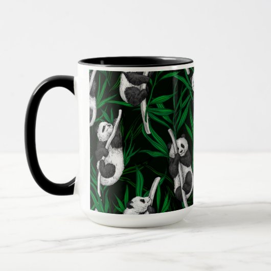 Panda cubs on dark green mok (Links)