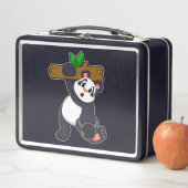 Panda met hout op sterktetraining (In situ)