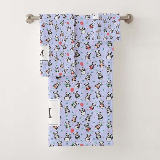 Panda noir et blanc mignon Monogramme | Violet (En situation)