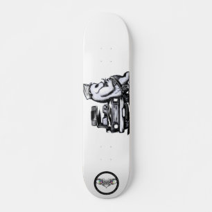 Panda-patrouilleofficier sluit de politieauto skateboard