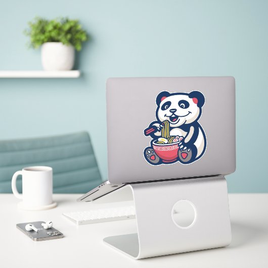 Panda Ramen Character Sticker (Laptop op bureau)