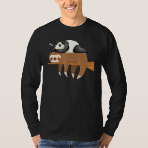 Panda slapen op luiaard ontwerp luiaard t-shirt