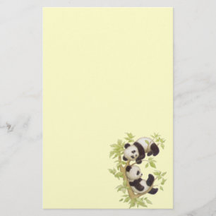 Panda speelt in een boom briefpapier