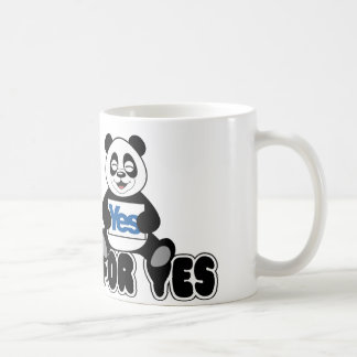 Pandas pour la tasse d'oui