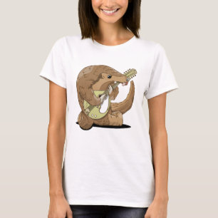 Pangolin die een mandolin speelt t-shirt