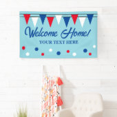 Panneau de bannière Welcome Home avec drapeaux col (En situation)