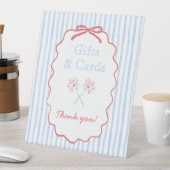 Panneau de cadeaux et de cartes rayé du 4 juillet (In SItu)