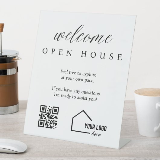 Panneau de code QR de l'agent immobilier audacieux (In SItu)