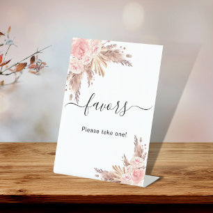 Panneau de fleurs rose saumonée d'herbe des Pampas