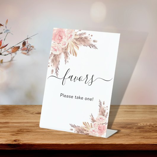 Panneau de fleurs rose saumonée d'herbe des Pampas