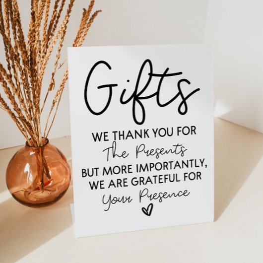 Panneau de la table cadeau minimale pour la Fête d